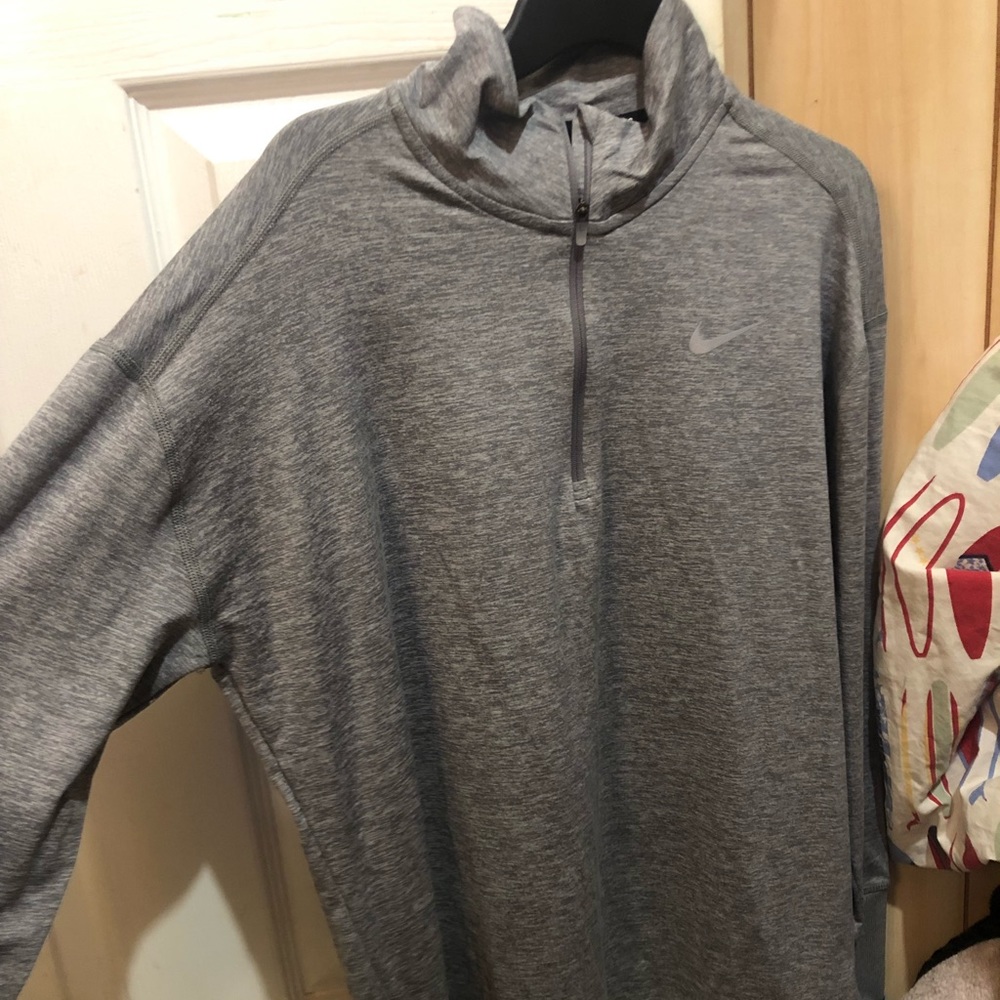 Nike dri fit pullover